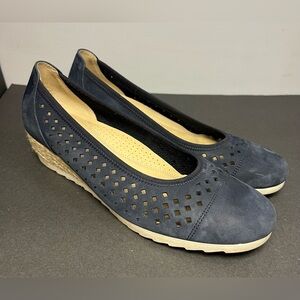 Gabor- Soft‎ Blue NuBuck Wedges, Size:6-1/2, Pre- Owned good condition